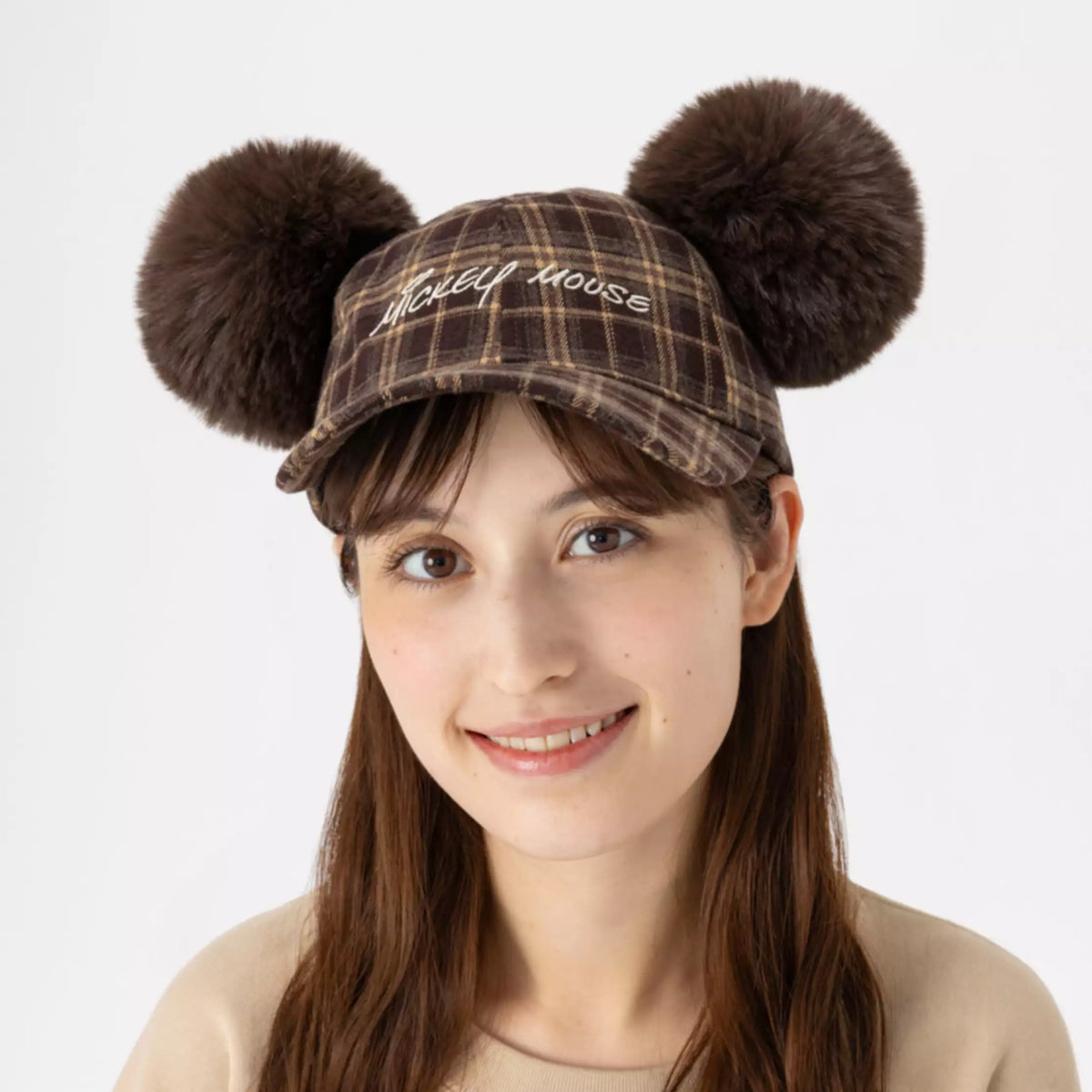 casquette a carreaux signature mickey pompom  tokyo disney resort