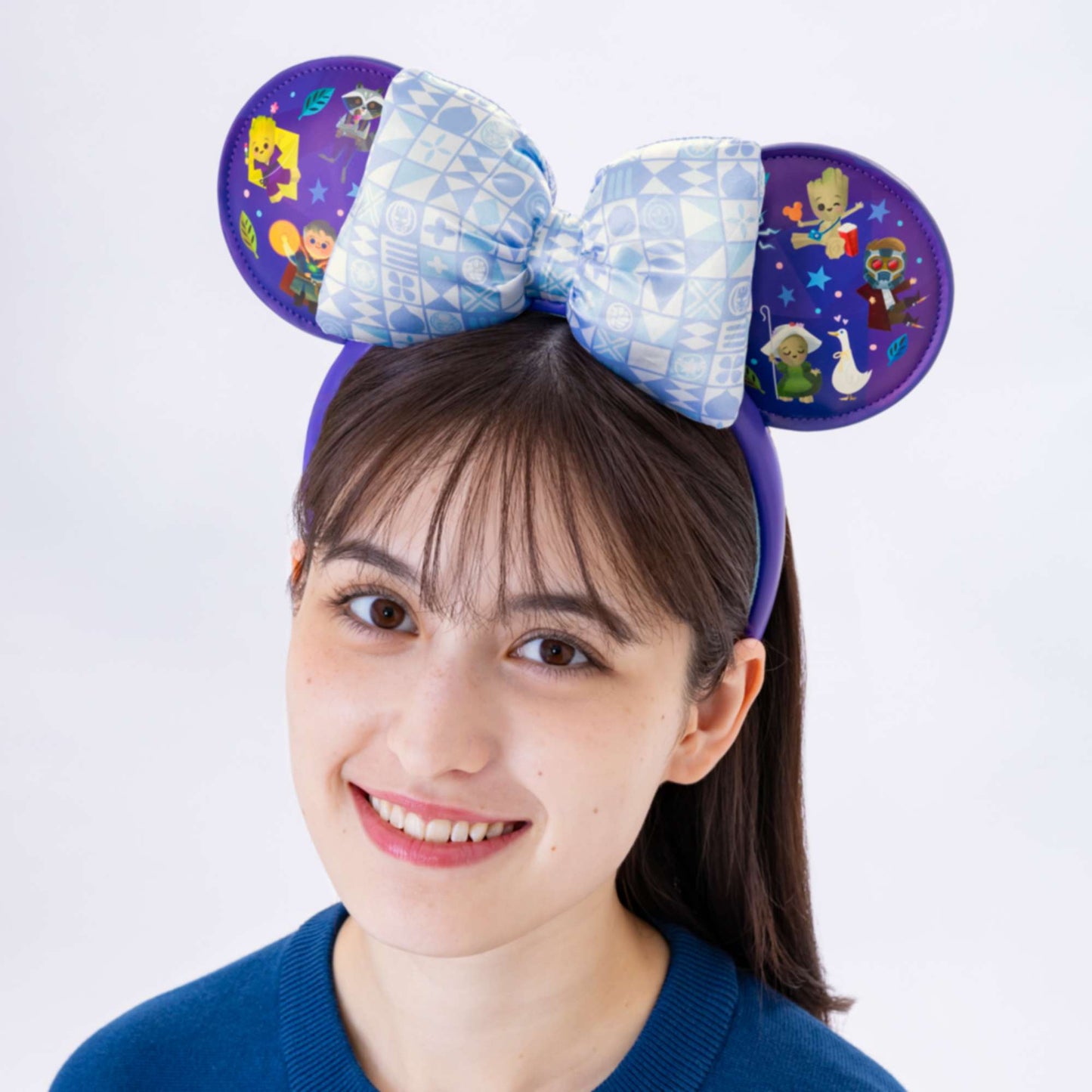 Ears small world groot